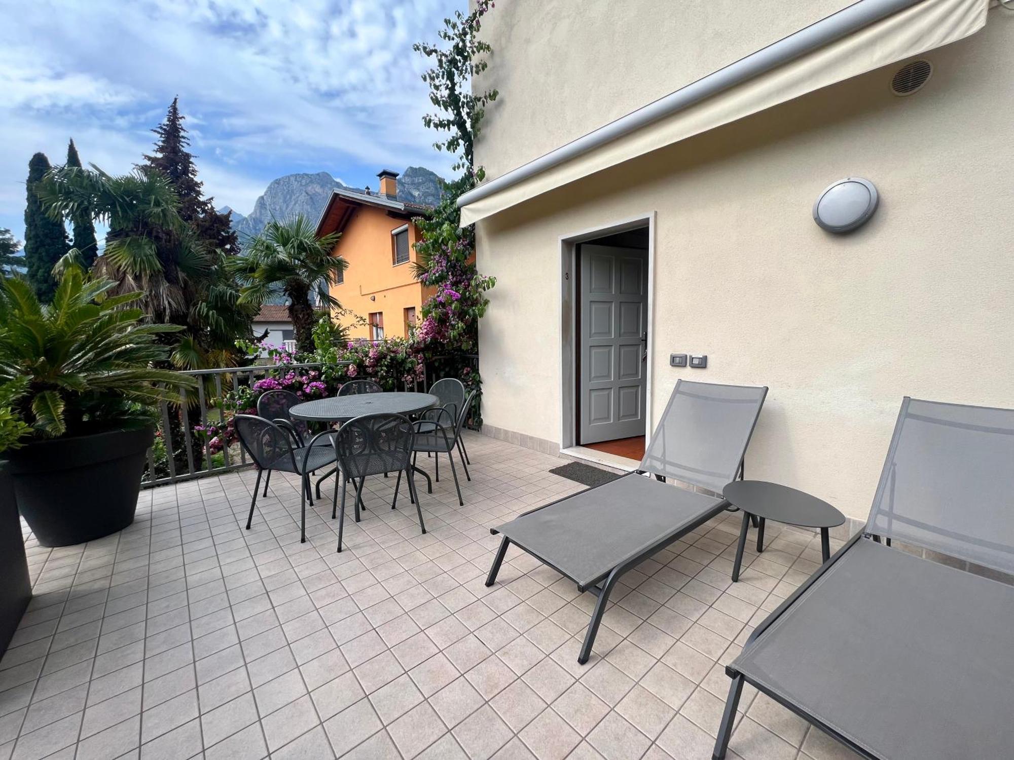 Villa Phoenix - Lake Apartments Riva del Garda Extérieur photo