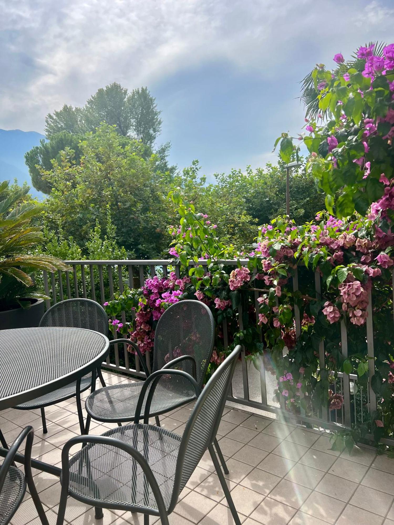 Villa Phoenix - Lake Apartments Riva del Garda Extérieur photo