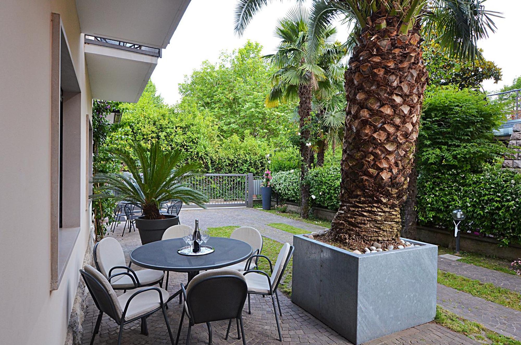 Villa Phoenix - Lake Apartments Riva del Garda Extérieur photo