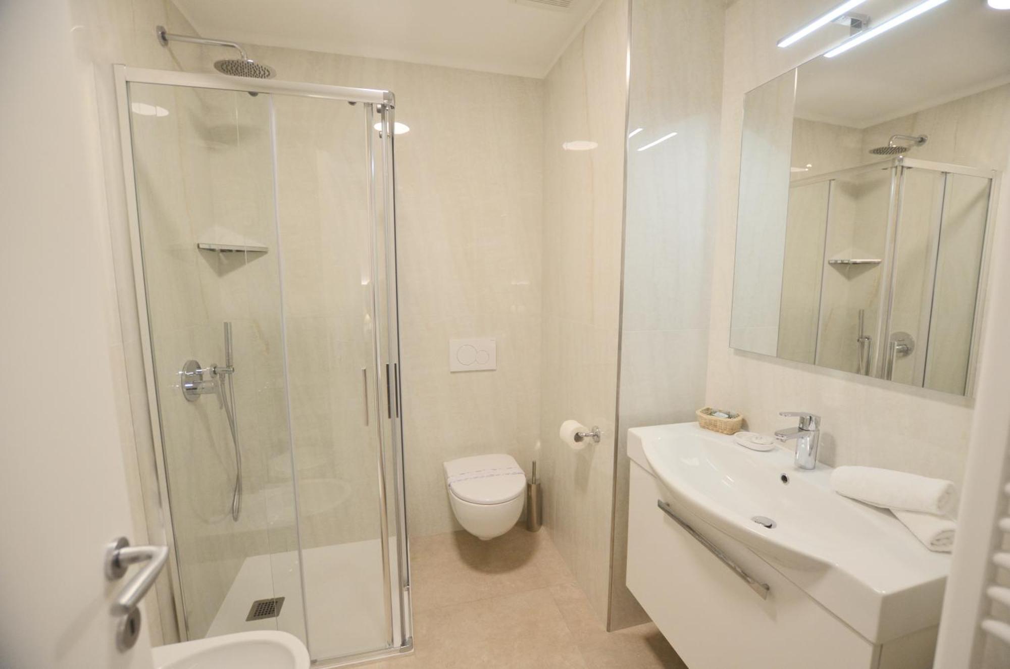 Villa Phoenix - Lake Apartments Riva del Garda Extérieur photo