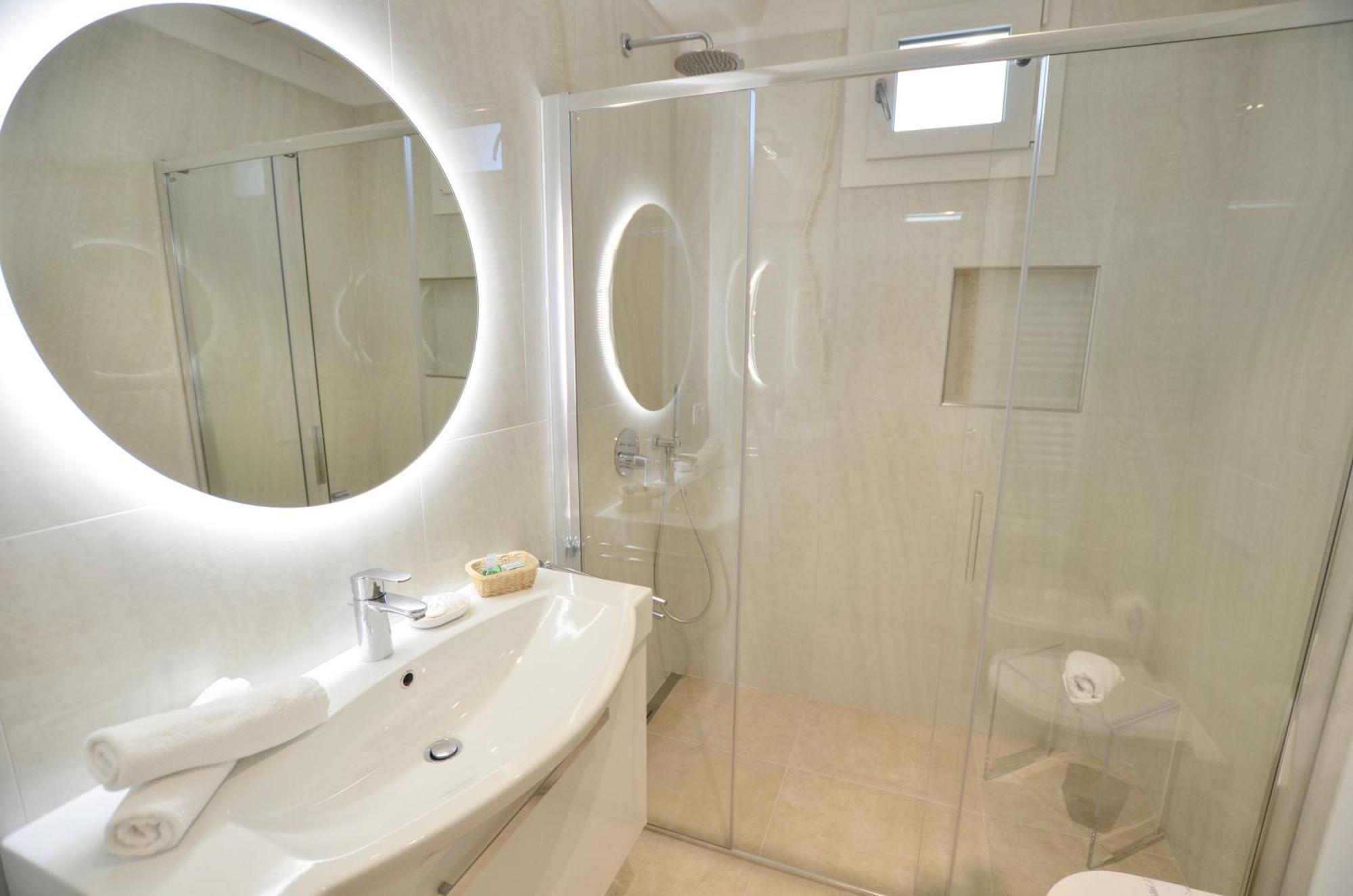 Villa Phoenix - Lake Apartments Riva del Garda Extérieur photo