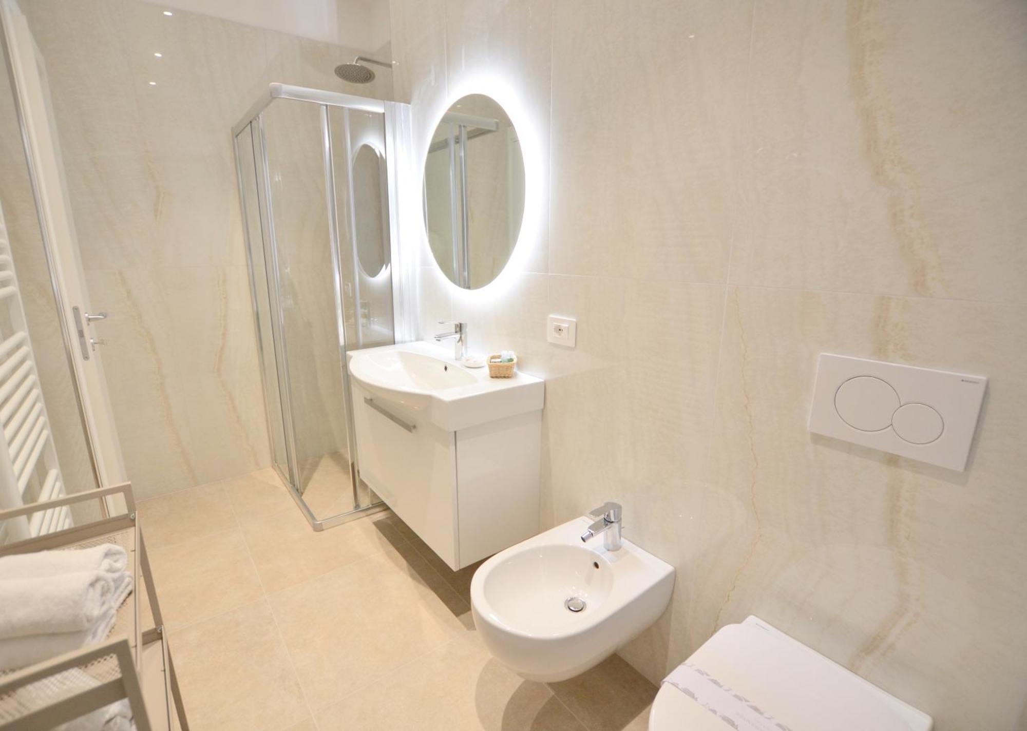 Villa Phoenix - Lake Apartments Riva del Garda Chambre photo