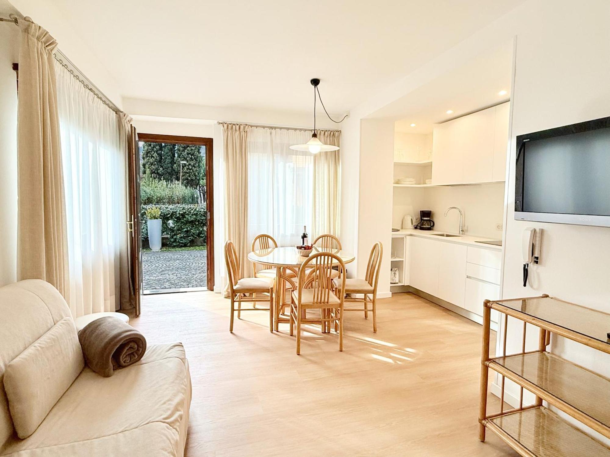 Villa Phoenix - Lake Apartments Riva del Garda Chambre photo