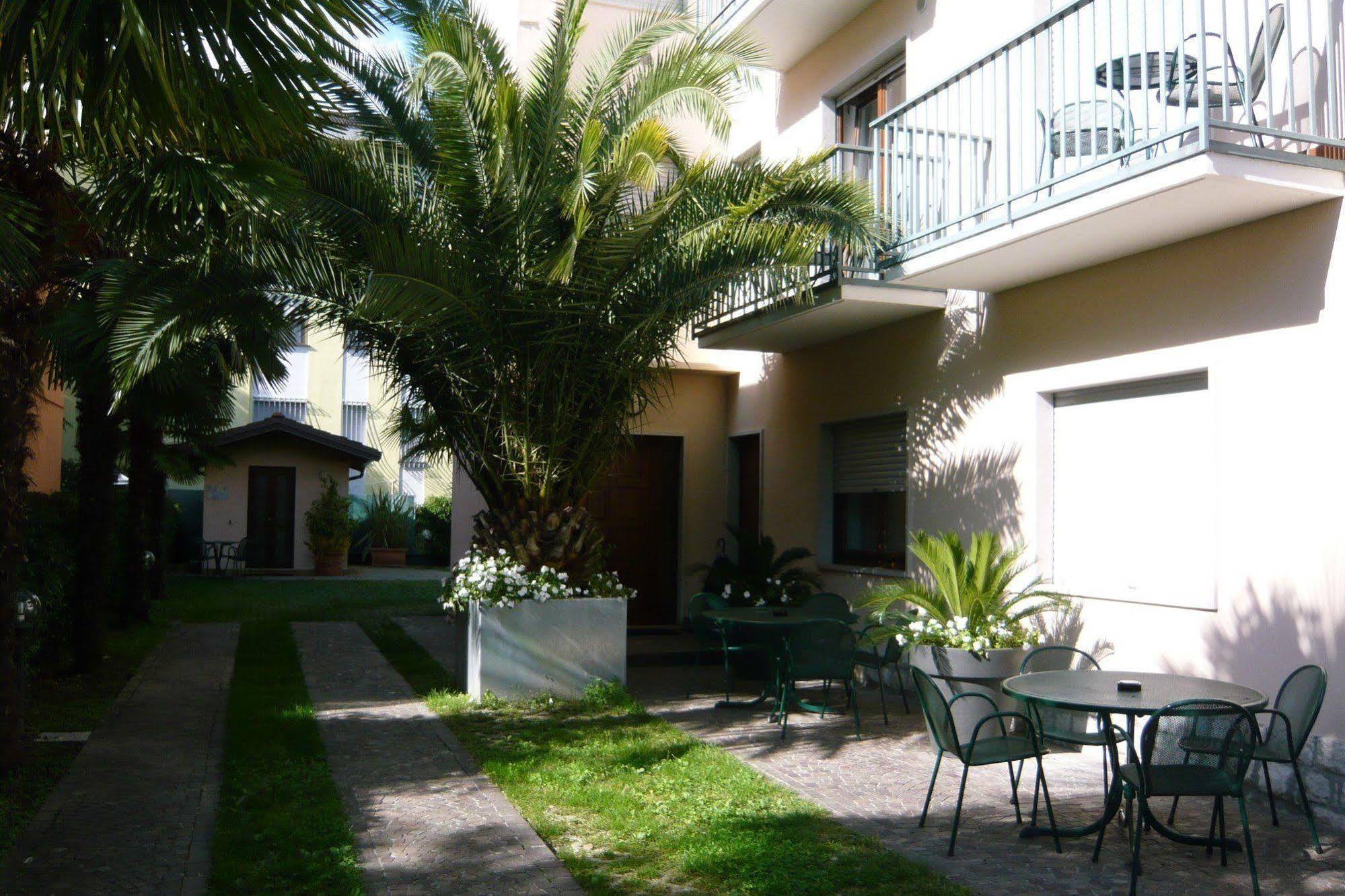 Villa Phoenix - Lake Apartments Riva del Garda Extérieur photo